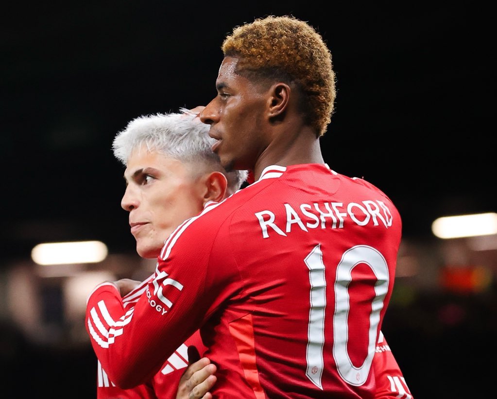 FabrizioRomano's tweet photo. 🚨 Alejandro Garnacho, back with Man United squad for tomorrow’s game — reports @ManUtdMEN.

Marcus Rashford was absent as the squad departed Manchester. ⚠️ https://t.co/7uLKZabw42