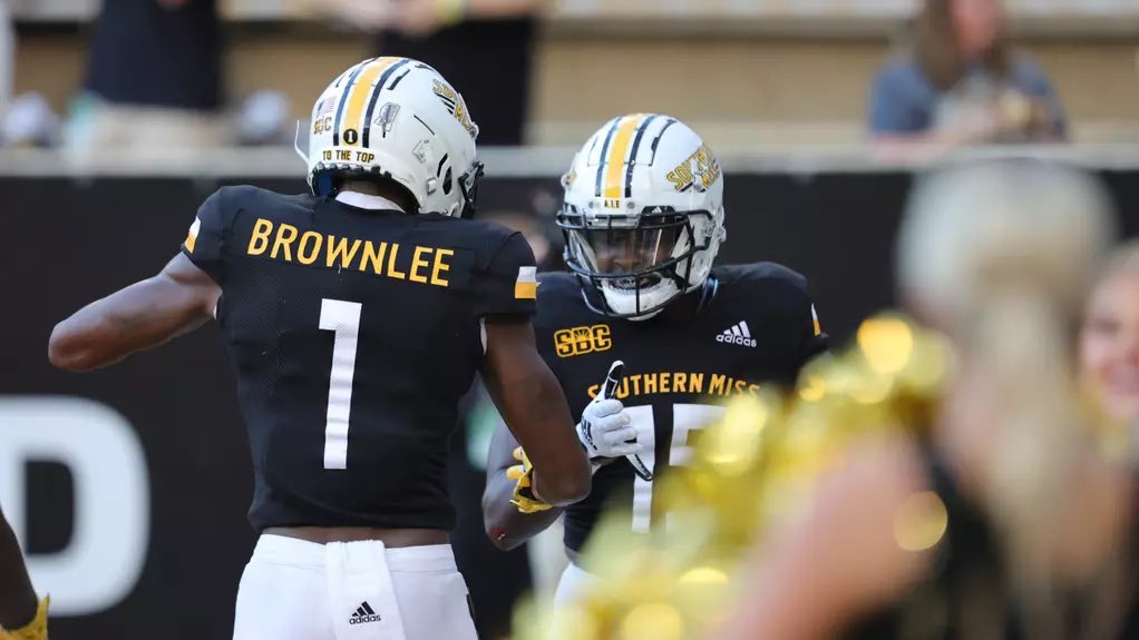 #AGTG Im blessed to receive an offer from <a href="/SouthernMissFB/">Southern Miss Football</a>!🦅<a href="/CoachHuff/">Charles C. Huff</a> <a href="/CoachDLindsey/">Desmond Lindsey</a> <a href="/Dbowman85/">Dominique Bowman</a> <a href="/CoachGr1m/">Preston Grim</a> <a href="/LawrencHopkins/">Lawrence Hopkins</a> <a href="/shayhodge3/">Shay Hodge™</a> <a href="/samspiegs/">Sam Spiegelman</a> <a href="/MacCorleone74/">Rion (Ree-un) Young</a> <a href="/ChadSimmons_/">ChadSimmons</a> @B2_Barham <a href="/CoachJayCole/">Jarvis J. Cole</a> <a href="/Coach_JohnCarr/">John Carr</a>