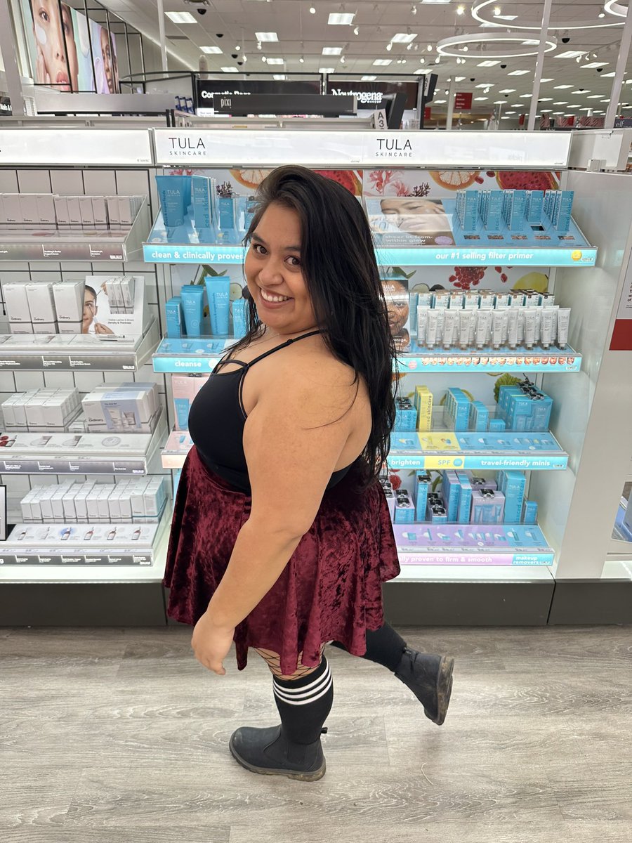 NaughtyNalgona's tweet photo. Put on a cute outfit to go to target last night :) https://t.co/tohFm5MURF