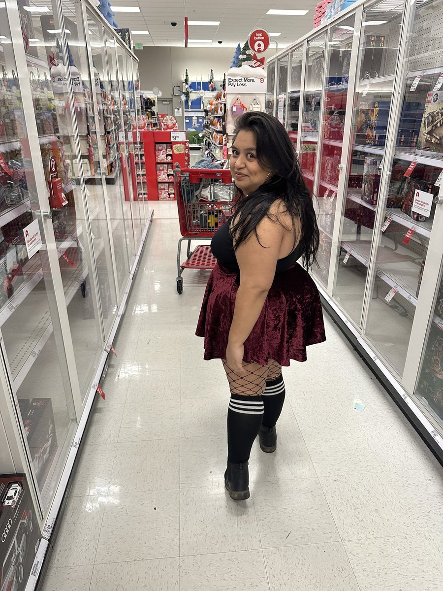 NaughtyNalgona's tweet photo. Put on a cute outfit to go to target last night :) https://t.co/tohFm5MURF