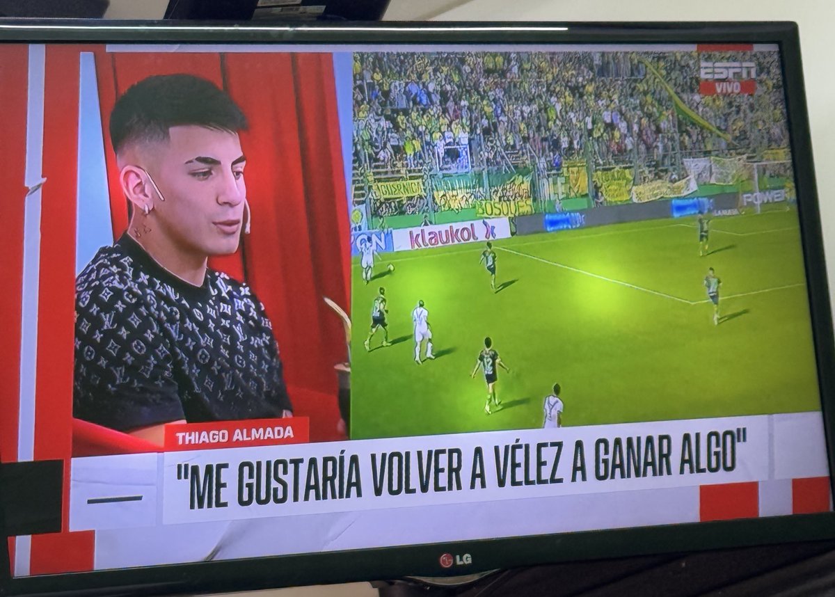ME GUSTARÍA VOLVER A VÉLEZ A GANAR ALGO.

FIRMA: THIAGO ALMADA 🥹💙