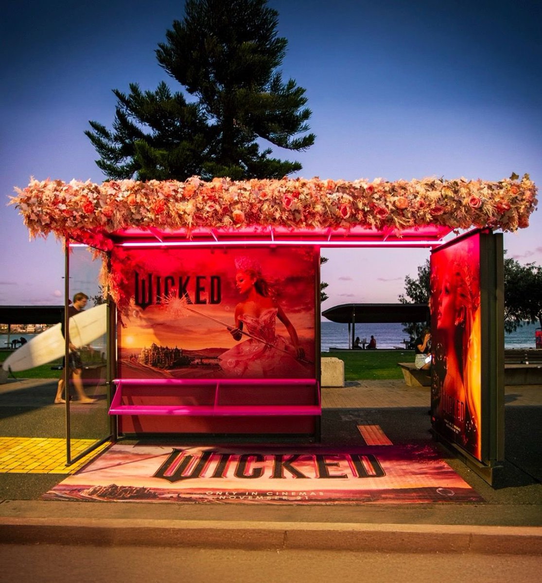 COMMBCA's tweet image. Best OOH creative last week— via OOH Today 

Full article: oohtoday.com/ooh-best-creat…
—-
Sign up for our newsletter at lnkd.in/gjuTaBSJ to stay up to date on the release of new materials!