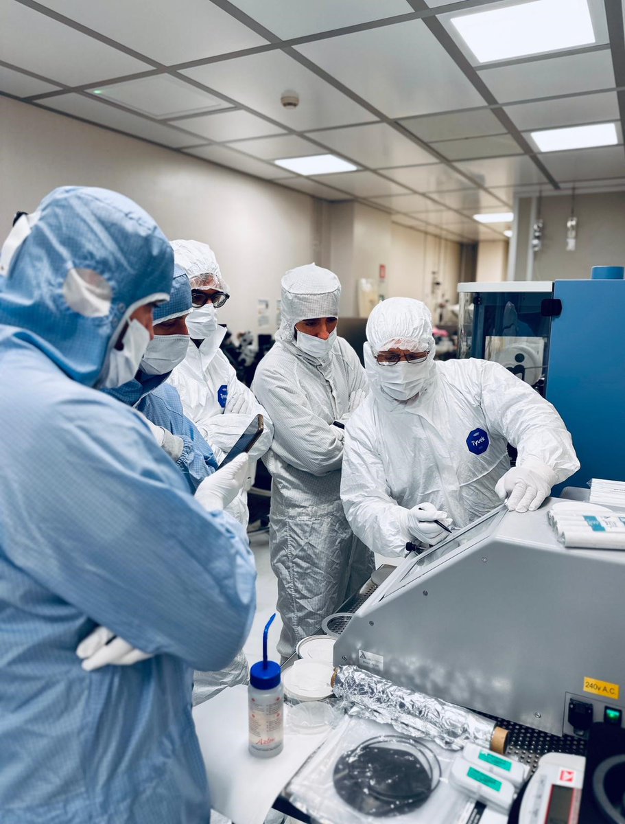 UKLogitech's tweet photo. Final customer visit before Christmas! PM6 and wafer bonder training with PoliFAB. Grateful for a year strong partnerships with our distributors. Thank you to QMET for their festive hospitality on this trip! https://t.co/5J9QNe6FVo