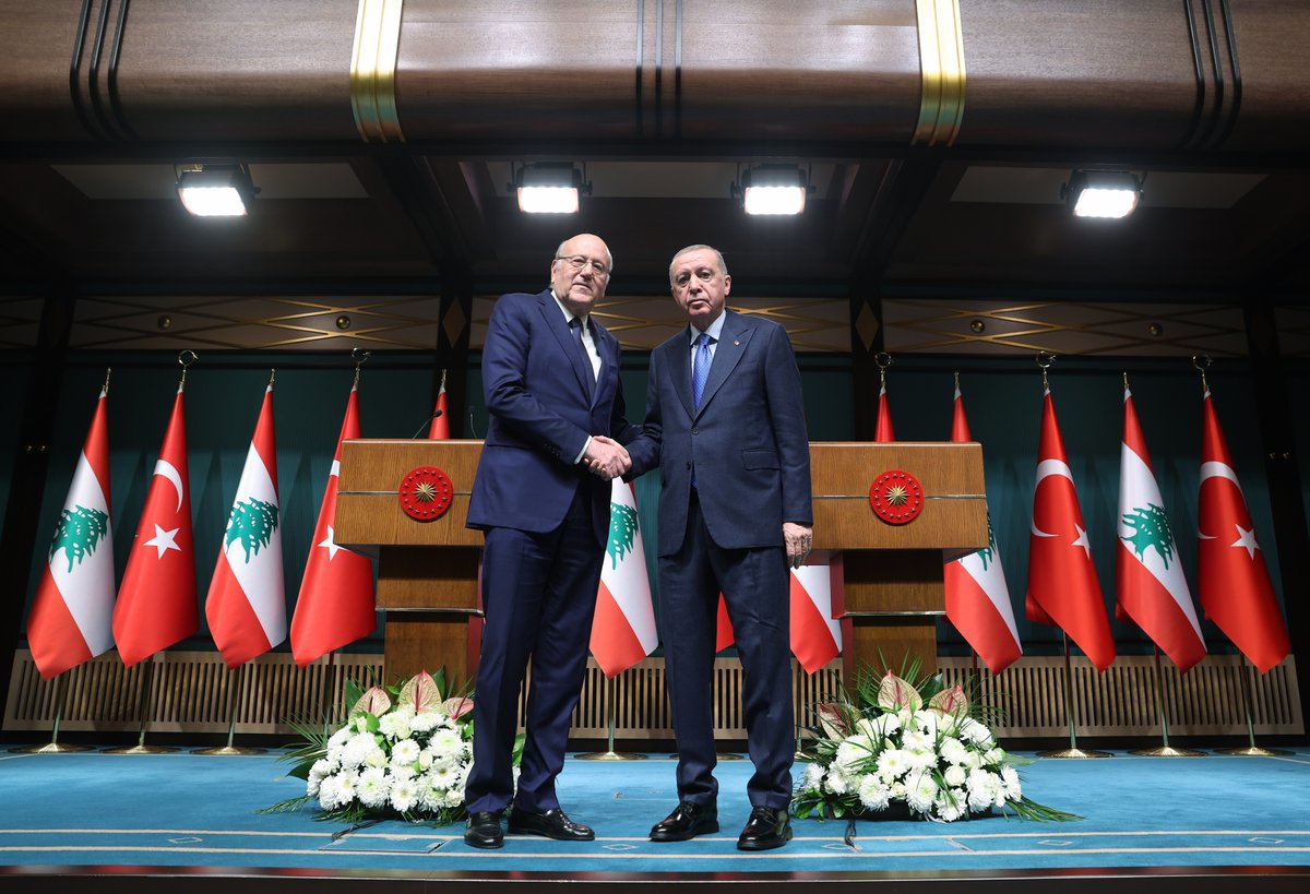 Aziz kardeşim, Lübnan Başbakanı Sayın Necip Mikati ve heyetini ülkemizde misafir etmekten büyük memnuniyet duydum. 🇹🇷🇱🇧

Lübnan’ın istikrarını hedef alan her türlü teşebbüsün karşısındayız. Lübnan halkının birliğine ve iç barışına katkılarımızı sürdüreceğiz.