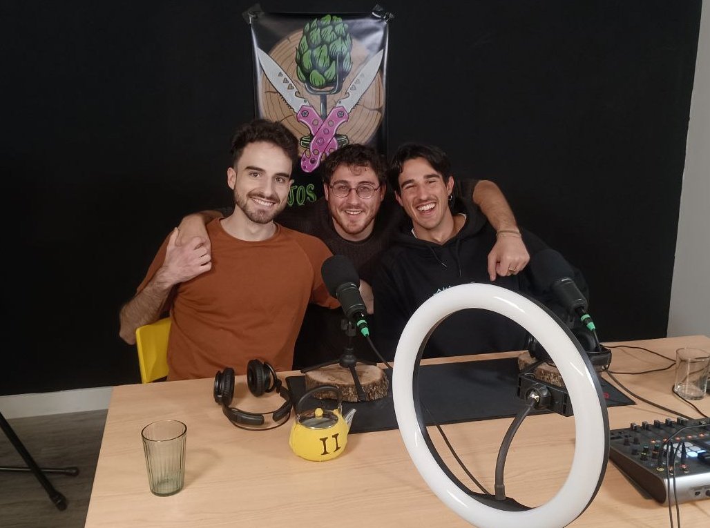 De este encuentro ha salido uno de los mejores episodios de <a href="/TajosVerdes/">Tajos Verdes Podcast</a> y este fotón ❤️