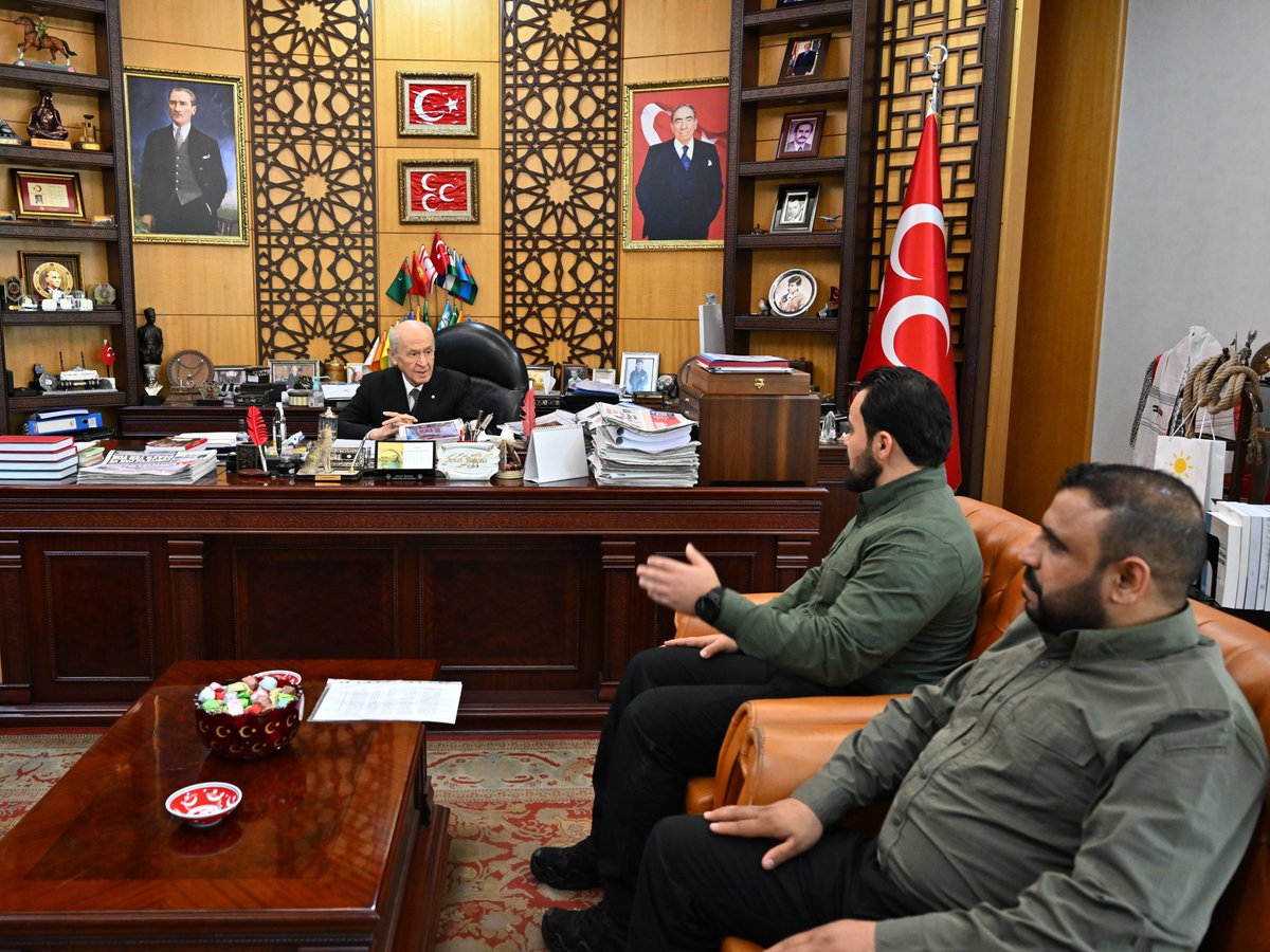 ayyildirim1's tweet photo. Suriye Milli Ordusu 2.Kolordu Özel Kuvvetler Genel Komutanı Seyf Ebubekir Polat, Süleyman Şah Tümen Komutanı Muhammet Casim ve Suriye Türkmen Dernekler Federasyonu Başkanı Tarık Sulo Cevizci Liderimiz Sayın Devlet Bahçeli’yi ikinci kez ziyaret ederek bölge ile ilgili bilgi alışverişinde bulundular ve Liderimizin hayır dualarını aldılar.