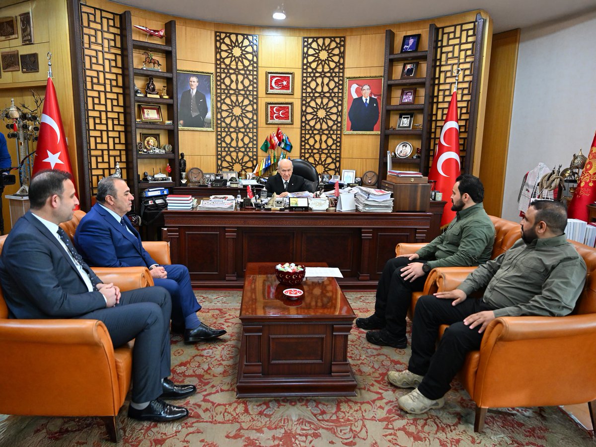 ayyildirim1's tweet photo. Suriye Milli Ordusu 2.Kolordu Özel Kuvvetler Genel Komutanı Seyf Ebubekir Polat, Süleyman Şah Tümen Komutanı Muhammet Casim ve Suriye Türkmen Dernekler Federasyonu Başkanı Tarık Sulo Cevizci Liderimiz Sayın Devlet Bahçeli’yi ikinci kez ziyaret ederek bölge ile ilgili bilgi alışverişinde bulundular ve Liderimizin hayır dualarını aldılar.