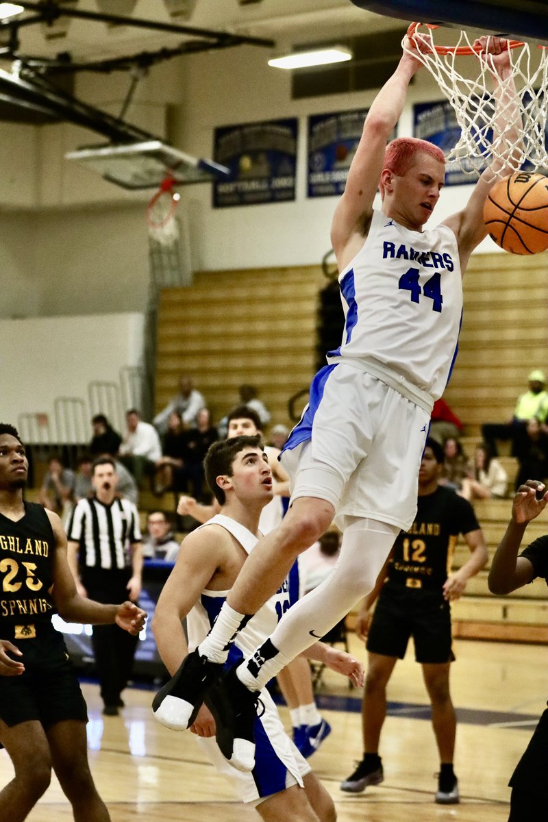 AtleeHoops's tweet photo. Raiders hold off Springers for the win! Atlee pulls out a 68-63 win vs Highland Springs. Atlee improves to 5-0 on the season. Knox Axselle led the scoring with 24 points, Will Hopkins had 17 points and Reed Taylor chipped in 11 points. #EDGE #raidersrising #atleehoops #weareatlee https://t.co/OvOaIJj8vR
