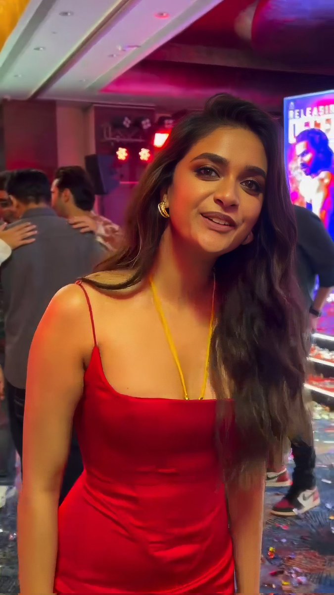 CaptAkhilAnand's tweet photo. #KeerthySuresh Looking Stunning
Lady In Red Thread 🧵 2/4
#BabyJohn #babyjohnfirstsingle # https://t.co/Yi49xSjhJY