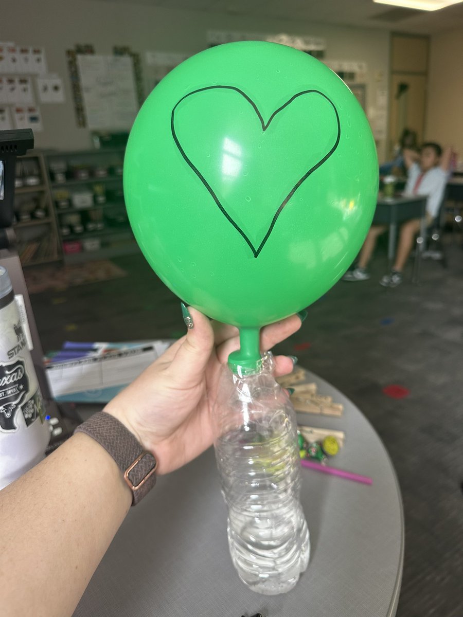 We experimented to see if we could grow a grinch heart. S’s discussed the properties of blood. We agreed that’s not what the had in his body so we used baking soda. And he eats garbage so we used nasty smelling vinegar. Put it together and? Chemical changing growing heart!
