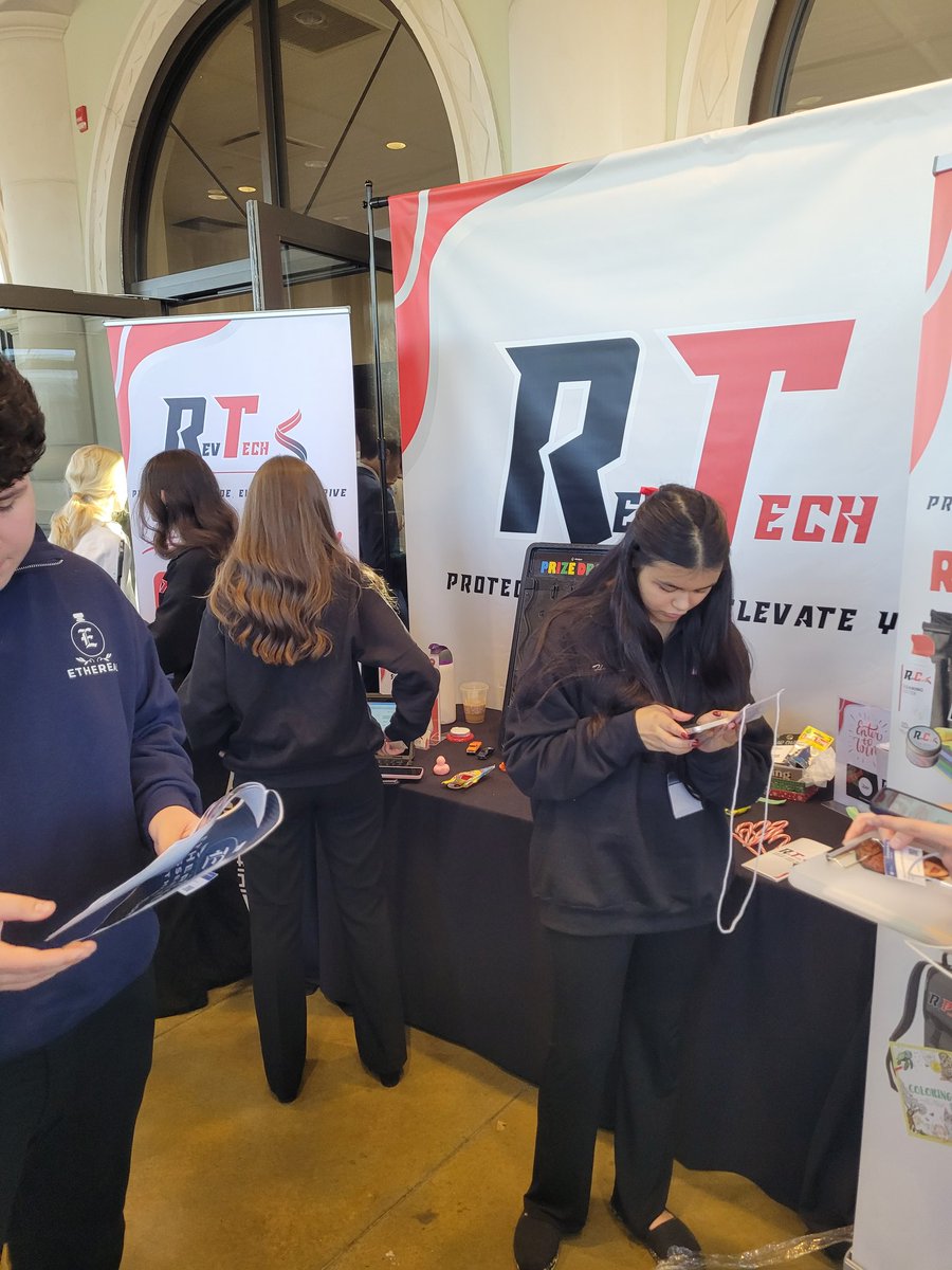 SHS School of Bus. tweet media