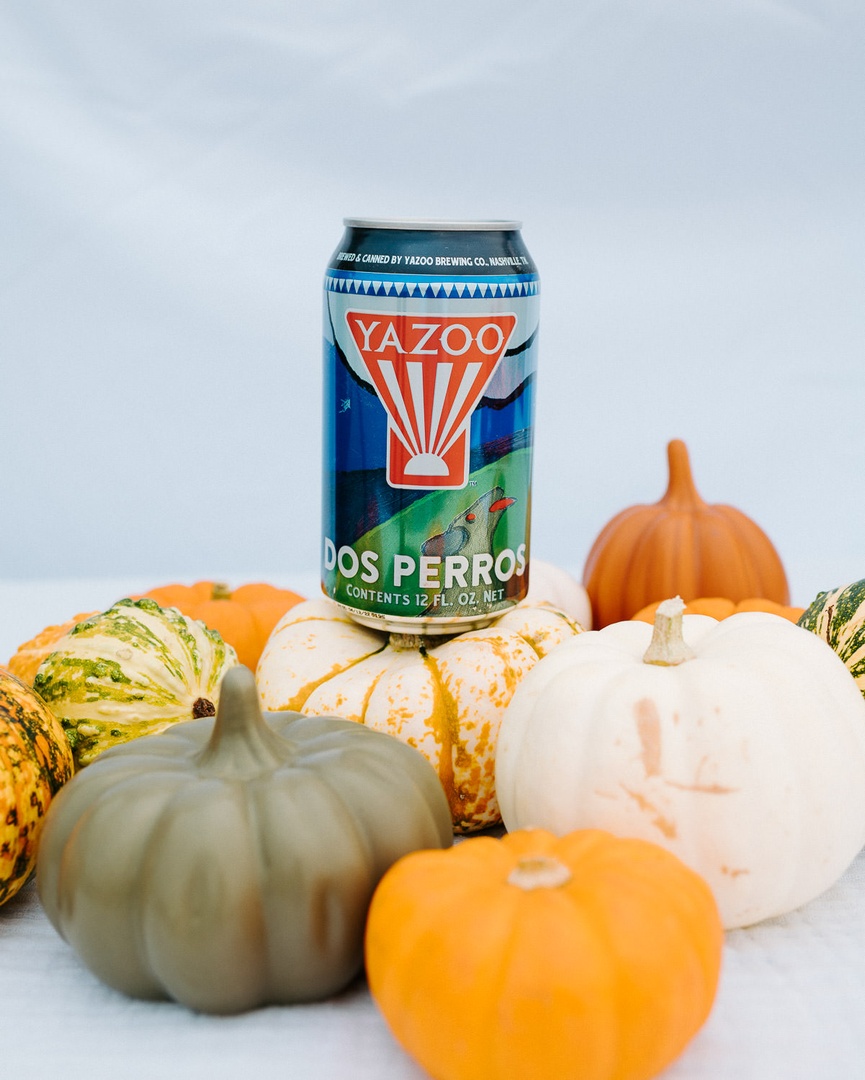 AlabamaCrown's tweet photo. A global blend that brings the best flavors together into one perfect can: German Munich malt, English pale malt, & chocolate malt with Perle & Saaz hops. The @yazoobrew Mexican Brown Ale is the chef's kiss of cans.
#BrownAle #MexicanBeer #GlobalBeer #GermanMalt #EnglishPaleMalt https://t.co/4NgQVLe0Xn