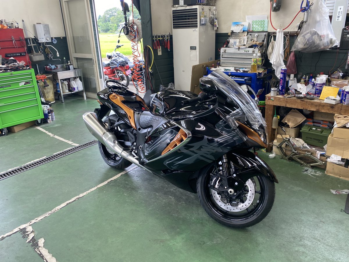 LS_Hayabusa's tweet photo. 新車納車に関して、0キロはありえないってスレッドをよく見るんですけど、
私は自分で不具合や緩み等見るので0キロで受け取りたいと言って
0キロで受け取りました。
0キロってよほど珍しいんでしょうかねー。 https://t.co/TxUOFTndf8
