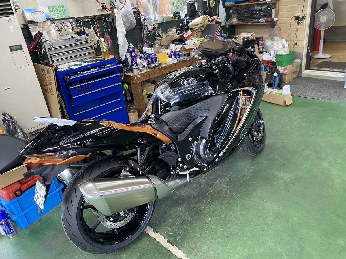 LS_Hayabusa's tweet photo. 新車納車に関して、0キロはありえないってスレッドをよく見るんですけど、
私は自分で不具合や緩み等見るので0キロで受け取りたいと言って
0キロで受け取りました。
0キロってよほど珍しいんでしょうかねー。 https://t.co/TxUOFTndf8
