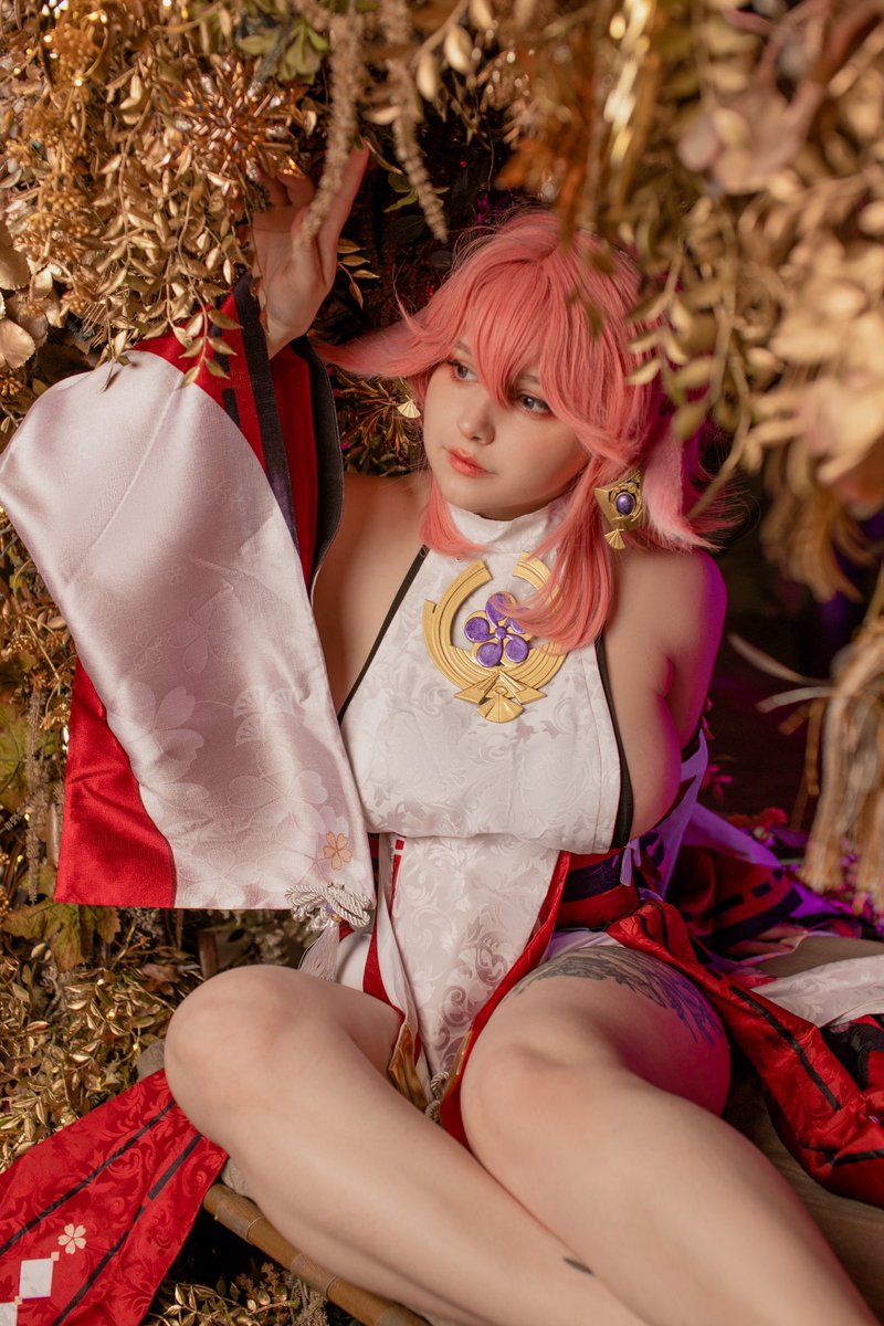 MintyMiyako's tweet photo. More cute pics with Yae Miko from Genshin 🥰 https://t.co/2Ml7VwH12c