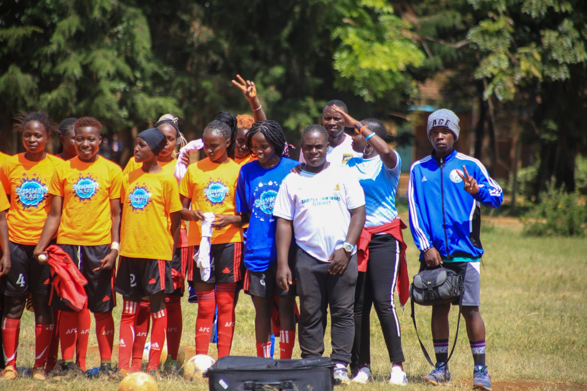 GeneQueens's tweet photo. Wishing our fans and those supported us Happy Holidays and Happy New Year 2025 in advance, Asanteni Sana🙏
#malkiawaetown
#maafandenakandanda
#oneteamonedreamonefamily
#policingthroughsports
@betikaKe @MaybetsOfficial @GovernorBii @EliudOwalo @bramwelkaramoja @ray_omollo https://t.co/zeRwt29sSb