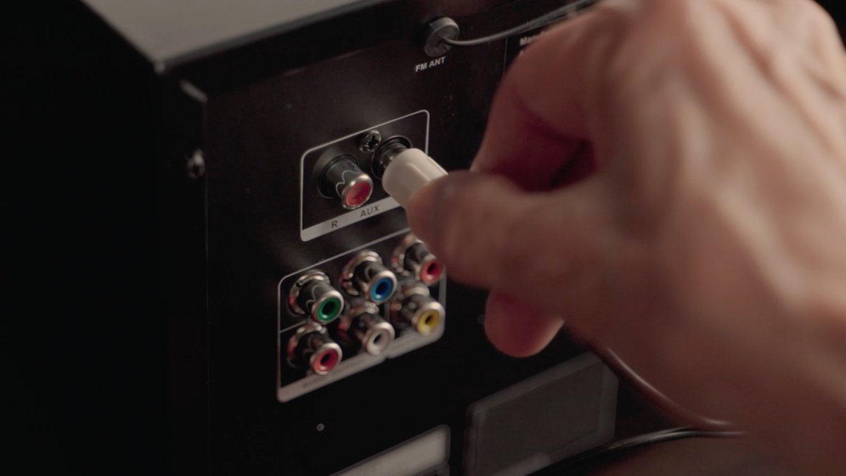 dabplusCH's tweet photo. Une vieille chaîne hi-fi stéréo? Pas de problème! Avec un adaptateur DAB+, vous pouvez équiper votre chaîne hi-fi très facilement, afin qu’elle capte bien le DAB+. Pour savoir comment procéder, consultez notre tutoriel sur notre site.
#radio #tutoriel #ByeByeLaFM #HelloDABplus https://t.co/EDbCDqLEoW