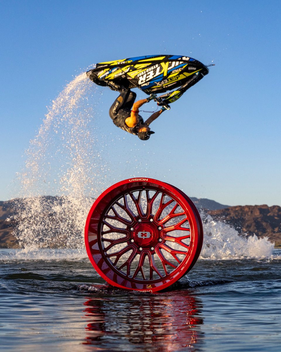 Absolute legend @markgomez137 showing off for the #402Riot is everything we've ever wanted in a picture.

#VisionWheel #WeAreVisionWheel #JoinTheVision