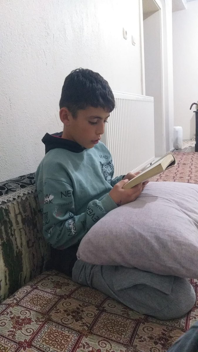 eskiliho's tweet photo. #EnBüyükReytingAilemleKitapOkumak #EskilOkuyor #TuzGölündeKitapOkumak
@aksarayvaliligi
@malikumbuzoglu
@AksarayMem
@metinalpaslan40
@TC_Eskil
@Eskil_MEM
@brahimkler2
@Ahmetiris1
@Kose1990 https://t.co/qDdR6ulWGj