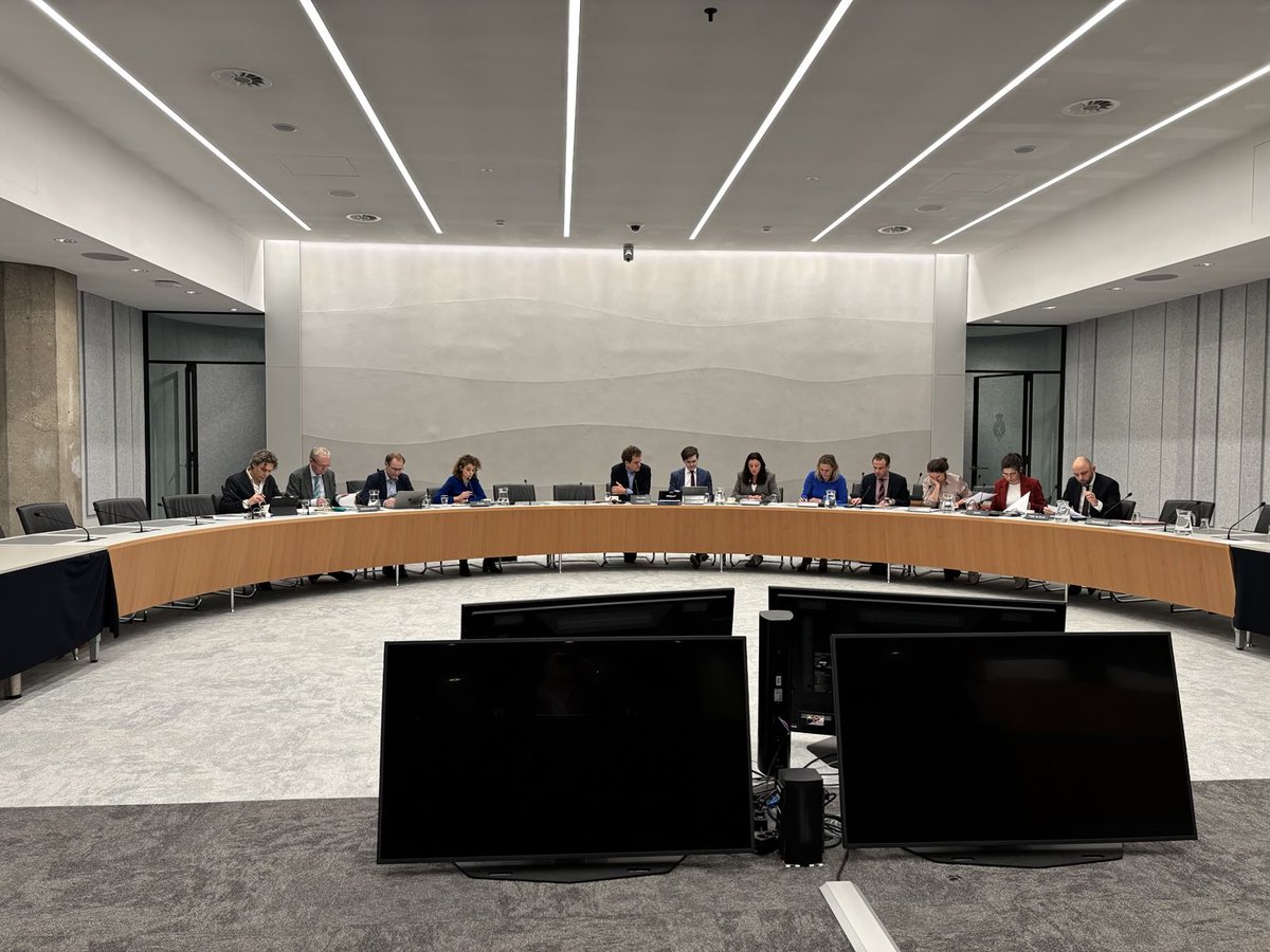 Onno Pier Falkena (@onno_falkena) on Twitter photo De <a href="/2eKamertweets/">Tweede Kamer</a> wol wite hoe’t <a href="/MinisterKGG/">Sophie Hermans</a> Sophie Hermans de moasje om net ûnder de #Waadsee by #Ternaard nei gas te boarjen útfiere wol. Juster stimden mar leafst 143 fan de 150 keamerleden tsjin #gaswinning by Ternaard. De <a href="/2eKamertweets/">Tweede Kamer</a> wol wite hoe’t <a href="/MinisterKGG/">Sophie Hermans</a> Sophie Hermans de moasje om net ûnder de #Waadsee by #Ternaard nei gas te boarjen útfiere wol. Juster stimden mar leafst 143 fan de 150 keamerleden tsjin #gaswinning by Ternaard.