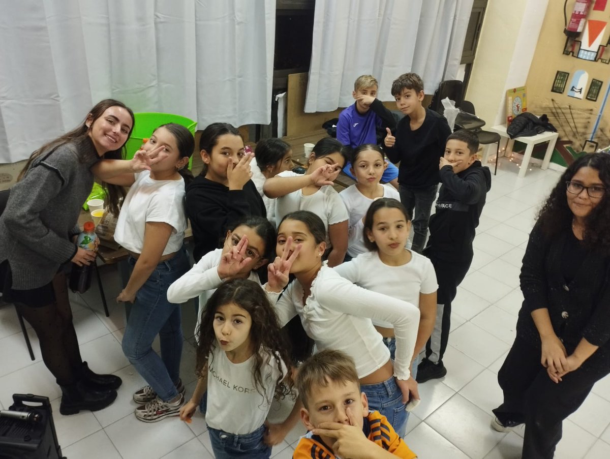 Con esta foto ponemos fin al primer trimestre en la ludo de medianos y medianas 💥 Evaluamos, comimos y bailamos. En Caminar nos las gozamos 😁