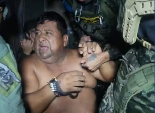 Prensalibcasan's tweet photo. #Arauca Fue capturado en las últimas horas en la vereda Jardines, Centro Poblado de Caranal, del municipio de Arauquita, Juan de Jesús Gómez Ardila, alias “pequeño Juan”, cabecilla del Frente Domingo Laín Sáenz. Según el Ejército, el sujeto tenía bajo su mando a 500 hombres del ELN y llevaba más de 15 años en esa organización ilegal.