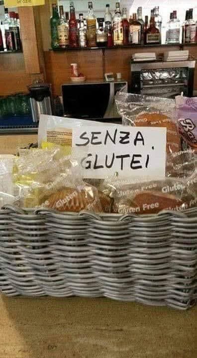 maybe_viola's tweet photo. Anche voi mangiate cibo senza glutei? 😁 https://t.co/GO2QdywN0E