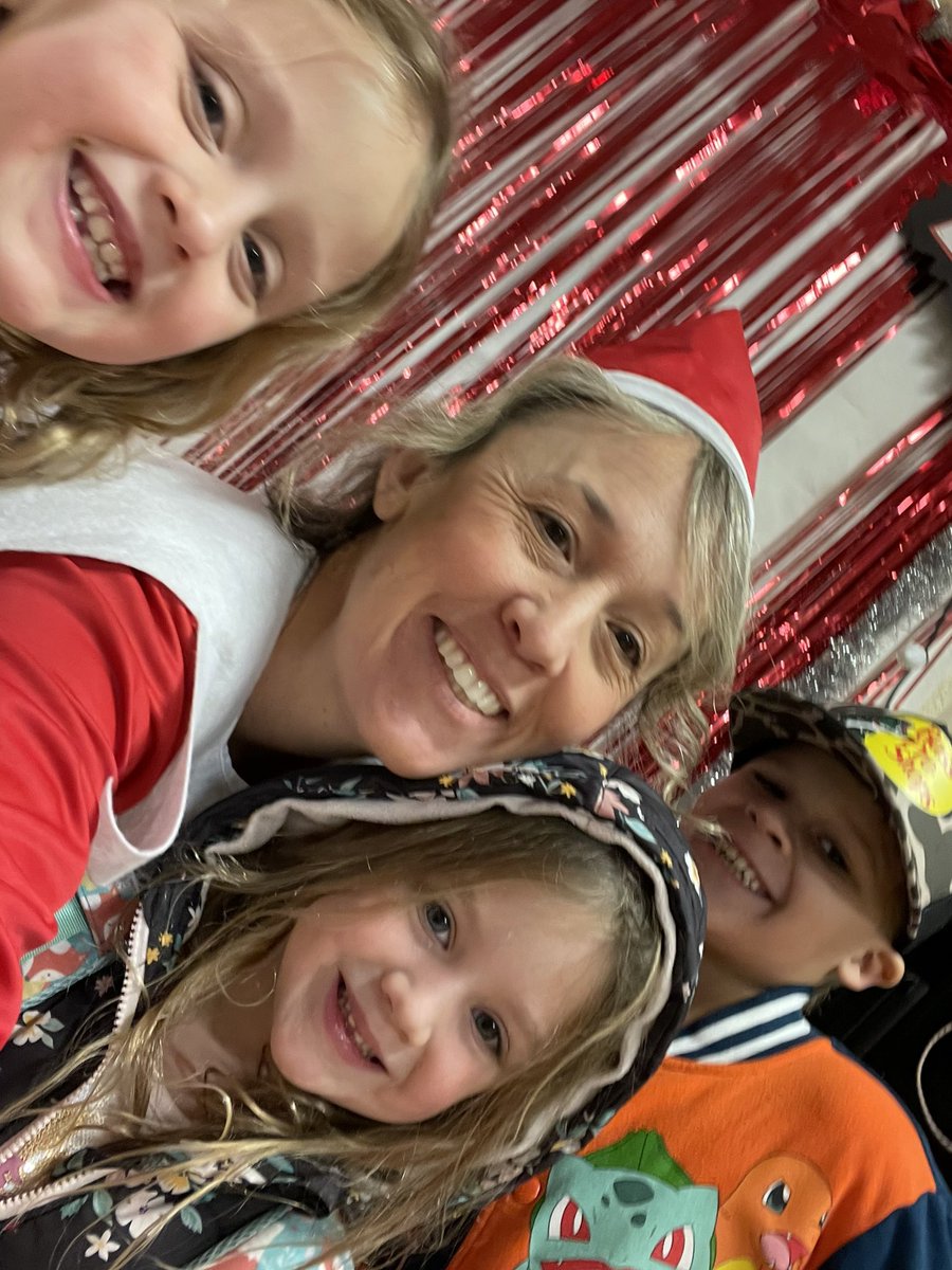 When your principal asks you for a favor at CHES, assume you will be wearing a costume❤️🤟🏼 #elfonashelf