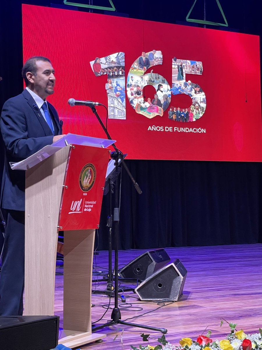 .<a href="/NikolayAguirre/">Nikolay Aguirre</a>: El 2025 será el año de las funciones sustantivas, porque habrá  nuevas ofertas académicas hasta proyectos de investigación aplicada y vinculación con la sociedad, trabajaremos para que el conocimiento llegue a cada rincón de Loja. 

#VivaLaUNL