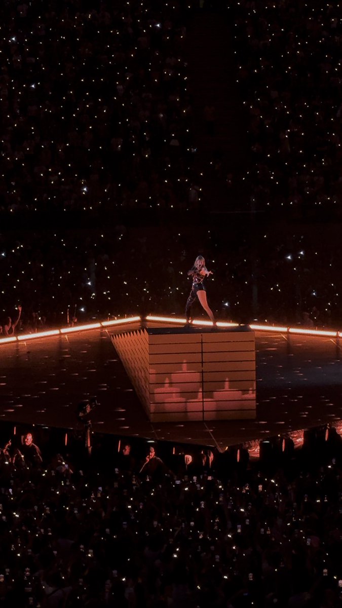 saw taylor! tweet media