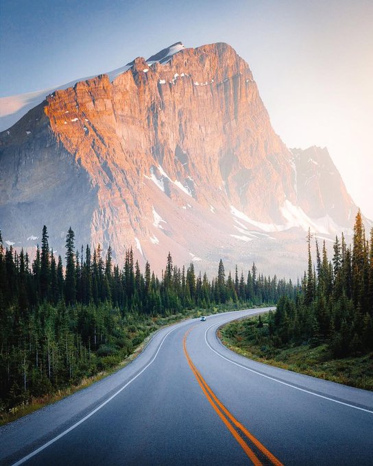 Las carreteras más bonitas de la Tierra 🧵

1. Icefields Parkway, Canadá