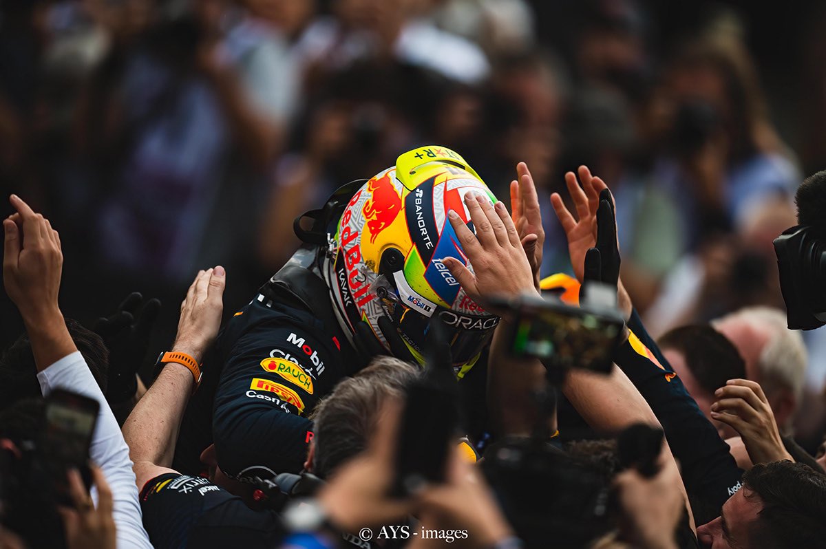 claudialvsjoe's tweet photo. Checo no está solo, tiene a todo un país con él 🇲🇽🇲🇽🇲🇽

#NeverGiveUp https://t.co/aY7iBGPLry