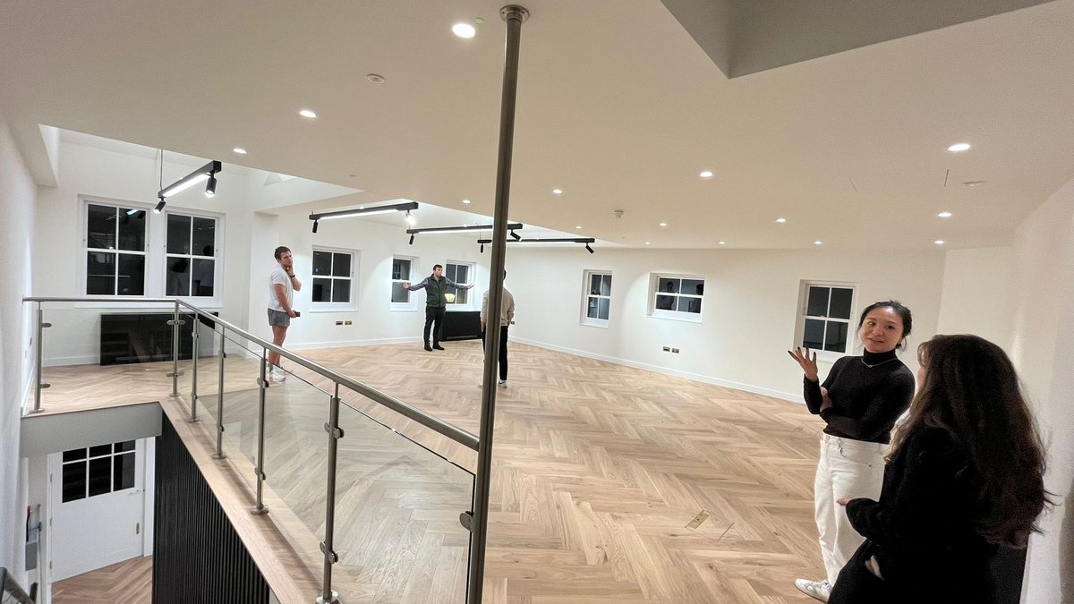 20VC growing so fast, we are getting the house next door… 🤣 

Time to build. LFG!