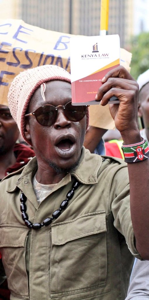 🚨 ALERT: Comrade Lichuma from Mathare has been arbitrarily arrested &amp; allegedly assaulted. He's illegally detained at Jon Saga Police station, needing urgent medical attention.
We demand his immediate release &amp; justice! ✊🏿 #FreeLichuma #EndPoliceBrutality