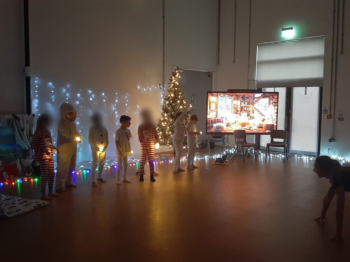 BowmanAcaCIT's tweet photo. Today, Donaldson class wowed everyone with their special performance of "The Snowman"! ☃️
Parents and carers, we hope you enjoyed being amazed by their creativity. It was a show to remember! 🎄⭐️☃️
#thesnowman #Christmas #christmasplay #schoolplay #semh https://t.co/Lz1YNY74mP