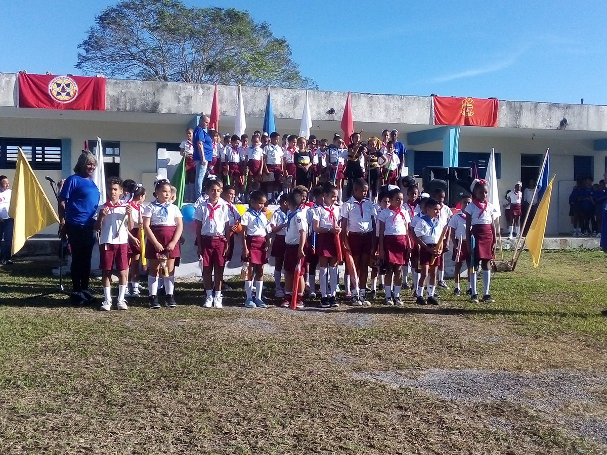 Se realiza el acto municipal por el día del educador en la escuela primaria Ángel Hernández Chirino de Guanabacoa,donde se lanzó la convocatoria para la marcha del pueblo combatiente el día vente