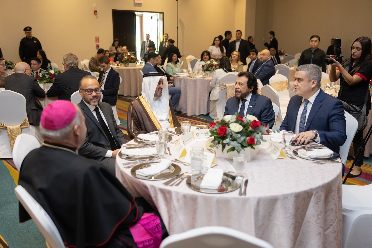 QatarEmb_SLV's tweet photo. ◀️نظّمت سفارة دولة قطر المعتمدة لدى جمهورية السلفادور بالعاصمة سان سلفادور حفل استقبال بمناسبة اليوم الوطني لدولة قطر.وقد حضر حفل الاستقبال كبار الشخصيات في السلفادور، بالإضافة إلى أعضاء السلكين الدبلوماسي والقنصلي المعتمدين في البلاد والنواب البرلمانيين.
 #اليوم_الوطني #قطر #QDN https://t.co/dciOb9ADO3