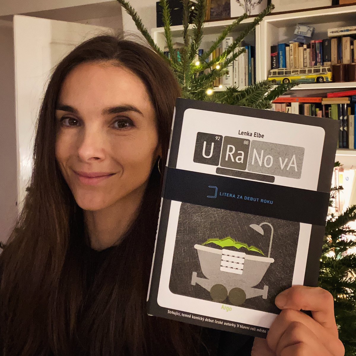 Lenka_eLBe's tweet photo. Darujte lázně! Pobyt vám zařídí u všech dobrých knihkupců. 📚☢️
#uranova @MojeArgo #magnesialitera https://t.co/hWwptgZNWi