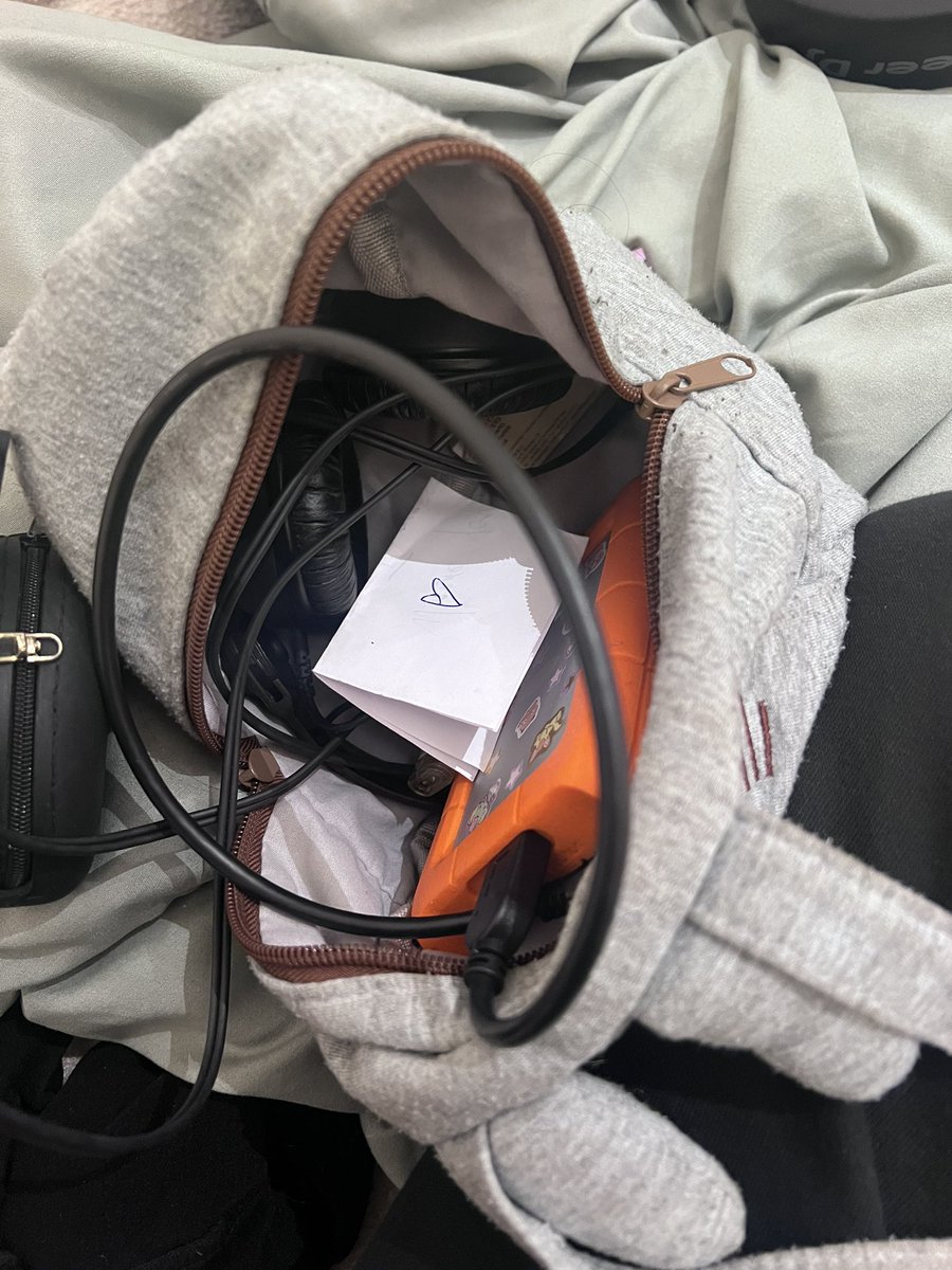 Bitter Babe tweet media