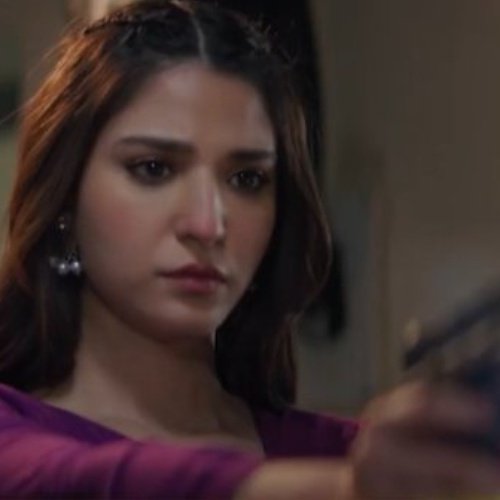 Egnima_Soul_'s tweet photo. Idt she will betray him. Maybe it's the opposite he protected her when she needed him, and she will do the same "Mere jete tumhe kch nhi hone dungi".He will think she betrayed him, leading him to seek revenge and marry her."Pura #Duniyapur hi dhoka hai #AnaMir 😭🤍 https://t.co/qISmuBI31v