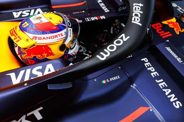 VerstappenCOM's tweet image. Verstappen.com NIEUWS: Sergio Perez kondigt vertrek aan bij Oracle Red Bull Racing voor 2025 dlvr.it/TGsczz