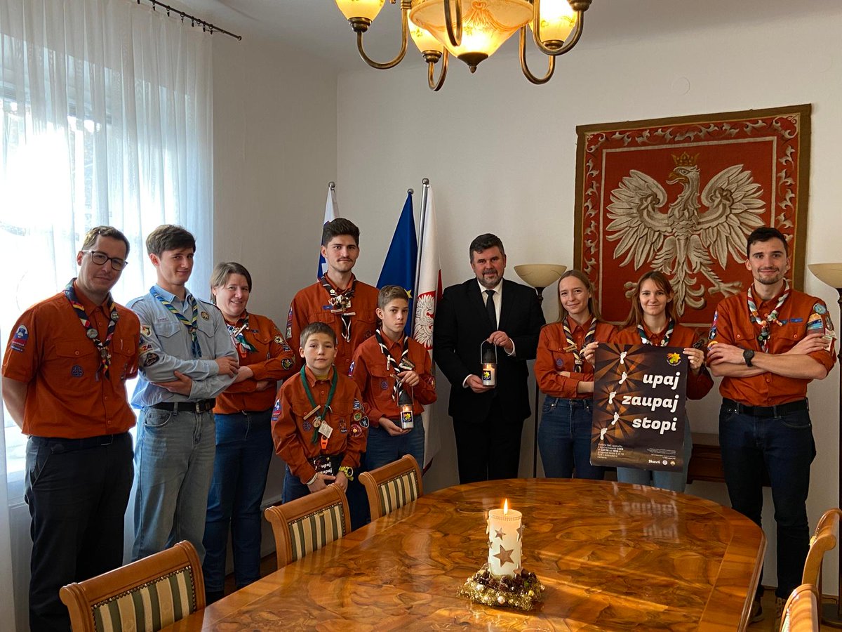 PLinSlovenia's tweet photo. Today, the Peace Light of Bethlehem has arrived at our Embassy! 🕯🕊️
For the past 34 years, scouts and guides distribute this flame across Slovenia, with the hope that its warmth and message of peace reach as many people as possible. 🌍
Thank you for visiting us! #Peacelight https://t.co/wkmkxyymIC