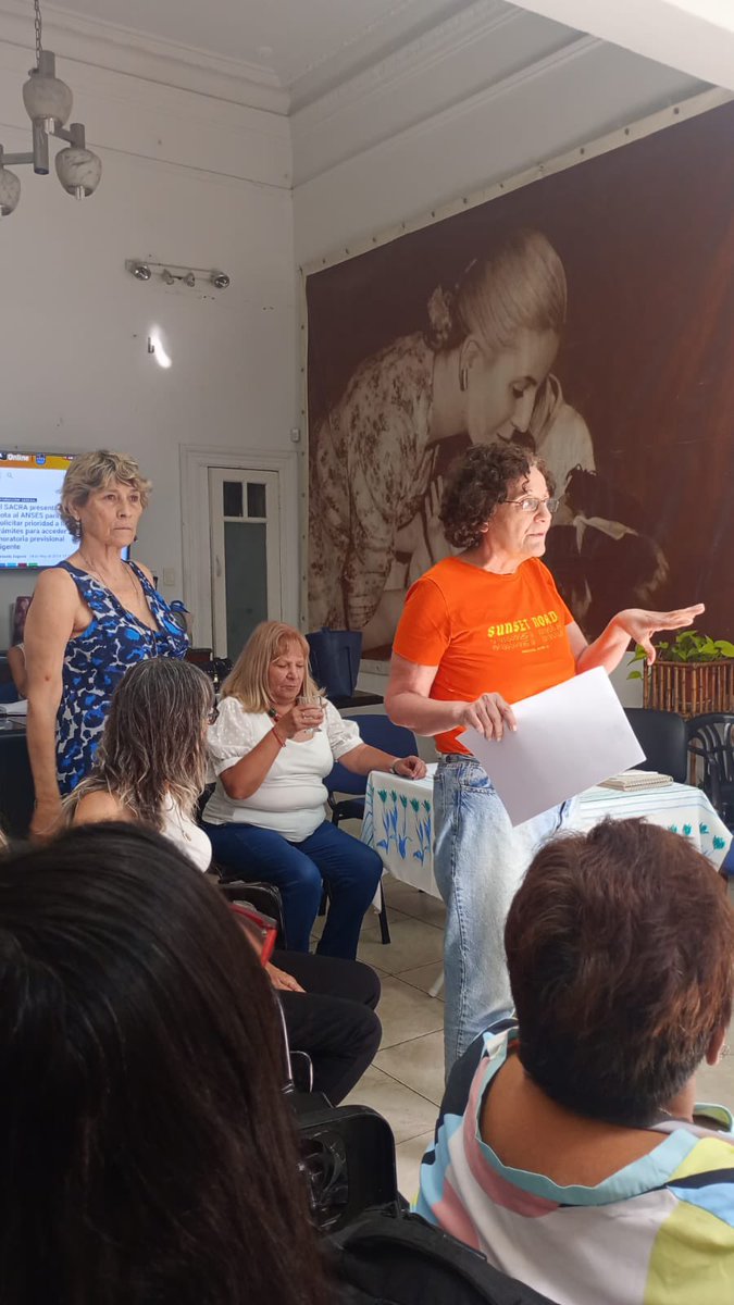 pimpicolombo's tweet photo. Ya comenzó la segunda asamblea del @SACRA mucha participación y entusiasmo. Nos aseguramos que las asambleas del sindicato se puedan hacer virtual y conservar la legalidad. Pero SIEMPRE preferimos que el encuentro sea como ahora: PRESENCIAL. #SalarioparaelAmadeCasa @SacraAm1 https://t.co/BVg4xZlCmS
