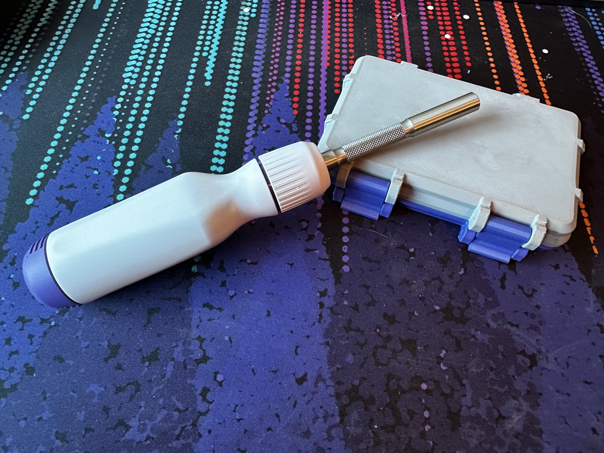 jplxuk's tweet photo. .@LinusTech Retro Screwdriver meet the Retro Bit Storage Case

👨🏼‍💻Original case design by Nota (Printables)
🛠️Remixed &amp; Printed by Me
@linusgsebastian https://t.co/zjVvybWnDc