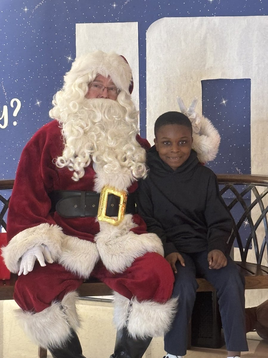 SANTAAA!! I KNOW HIM!! <a href="/TownsellElem/">Townsell Elementary</a>