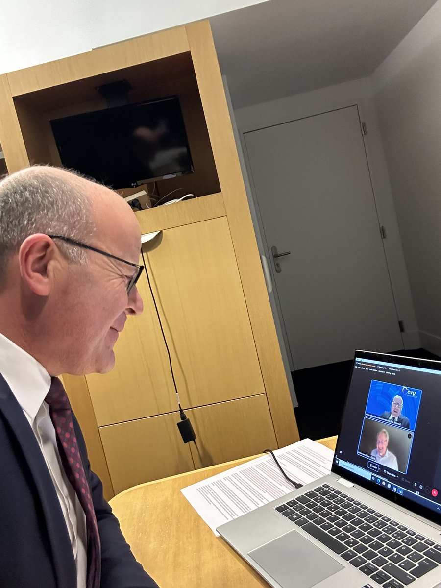 Oliver Schenk (@oliverdd) on Twitter photo Guter Austausch mit <a href="/euhalliance/">European University Hospital Alliance</a> über die Situation der europäischen Universitätskliniken und ihre Rolle für Innovation und eine gute Patientenversorgung. Guter Austausch mit <a href="/euhalliance/">European University Hospital Alliance</a> über die Situation der europäischen Universitätskliniken und ihre Rolle für Innovation und eine gute Patientenversorgung.