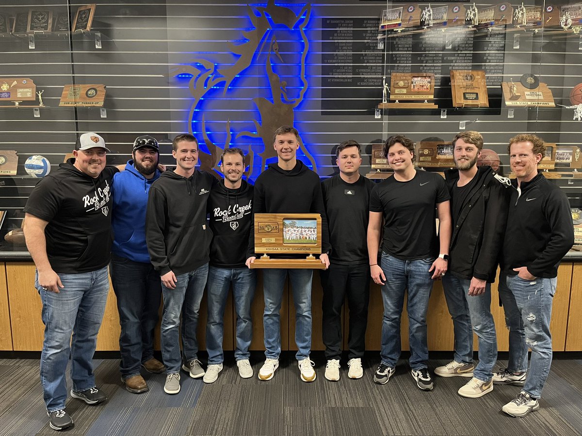 RockCreekBsbl's tweet photo. I can’t tell you how much this group/the 2015 Rock Creek ⚾️ team means to me and our program! They laid the foundation for our program. It was GREAT to have them back and honor them last night! They are all doing GREAT things in life now. Love them all! Absolute DUDES! https://t.co/AkKiMvwosN