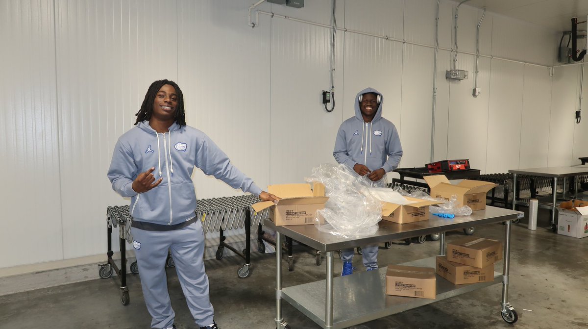 Tawaski “TJ” Abrams (@tjabrams) on Twitter photo Thank you, <a href="/FeedingTampaBay/">Feeding Tampa Bay</a> , for allowing us to join your mission to nourish the residents of Tampa. Together, we can continue making a difference! Support the Feed The Season initiative: FeedingTampaBay.org/FeedTheSeason <a href="/Fl_Victorious/">Florida Victorious</a> #FVFoundation Thank you, <a href="/FeedingTampaBay/">Feeding Tampa Bay</a> , for allowing us to join your mission to nourish the residents of Tampa. Together, we can continue making a difference! Support the Feed The Season initiative: FeedingTampaBay.org/FeedTheSeason <a href="/Fl_Victorious/">Florida Victorious</a> #FVFoundation