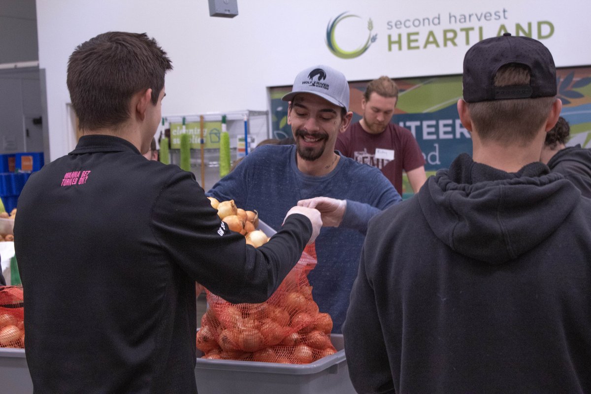 Last night, some of the Wolf Pack joined MnSEIA’s Young Professionals in Clean Energy for a volunteer event at Second Harvest! 🧅 We packed onions to fight food insecurity in MN &amp; had a blast connecting with other clean energy pros! 🌞💪 #CleanEnergy #VolunteerPower #MnSEIA