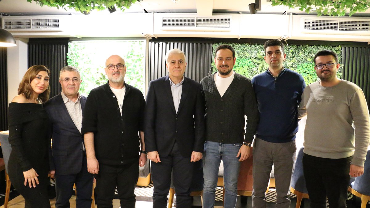 Türkiye’nin uluslararası ödüllü gastronomi markası Bursa Kebap Evi Genel Müdürü Gökhan Durmaz. Londra Restaurant’ında düzenlenin ‘İskender Kebap Tanıtım’ etkinliğinde franchise ile İngiltere’de 20 şube hedeflediklerini açıkladı. Etkinliğe ATMB Başkanımız Vehbi Keleş ile katıldık.